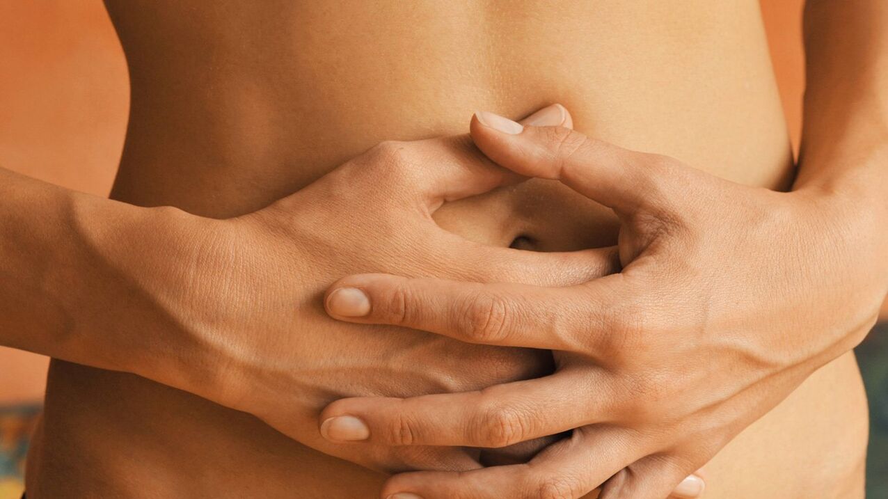 Paraziții care trăiesc în intestine provoacă durere și greutate în abdomen