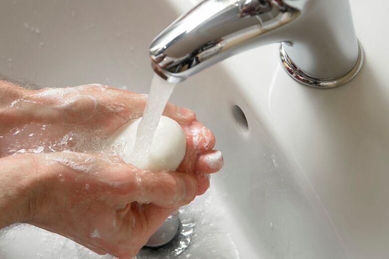 spălarea mâinilor cu săpun pentru a preveni viermii
