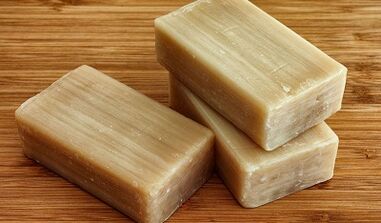 săpun de rufe pentru a curăța corpul de paraziți